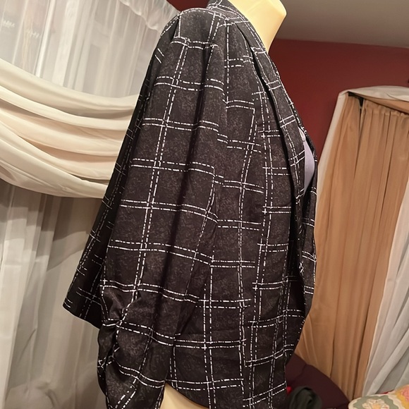 Like new Torrid lined jacket - Picture 6 of 16